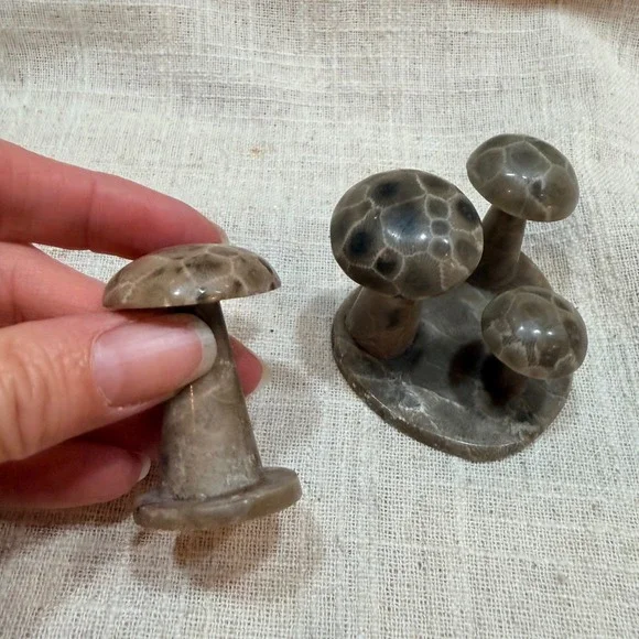 Vintage Hand Carved Petoskey Stone Mushroom Figurines Set of 2 Michigan Fossil - Picture 4 of 9